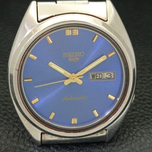 Vintage 1982 Seiko Automatic Mens Silver Watch W/daydate & Blue accents - Picture 4 of 10